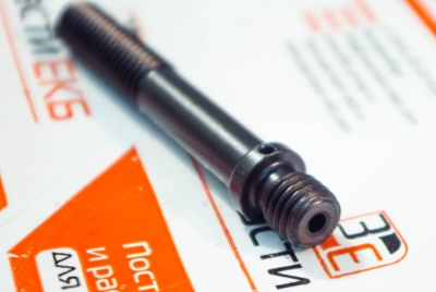 3895832 Шпилька направляющая блока цилиндров M10X1.5X50 STUD Cummins M